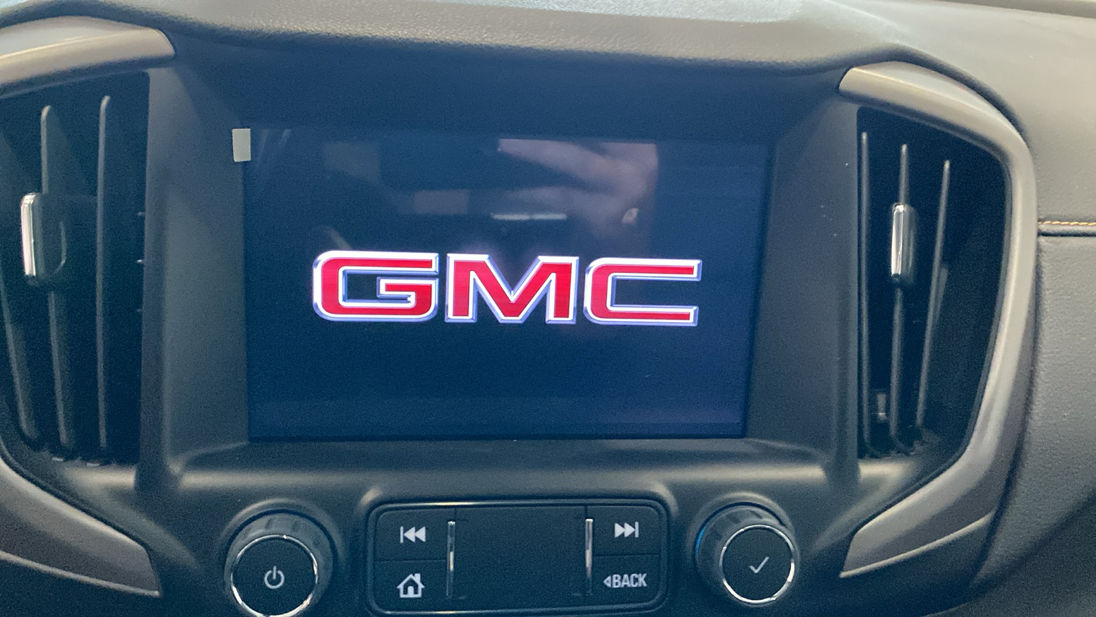 2024 GMC Terrain AT4 27