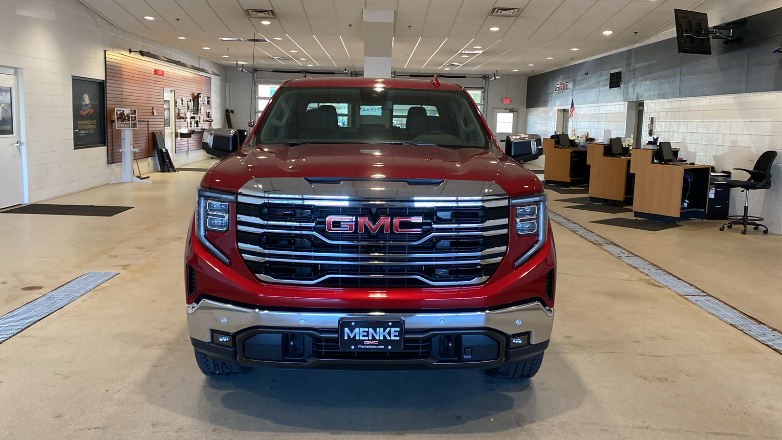 2024 GMC Sierra 1500 SLT 3