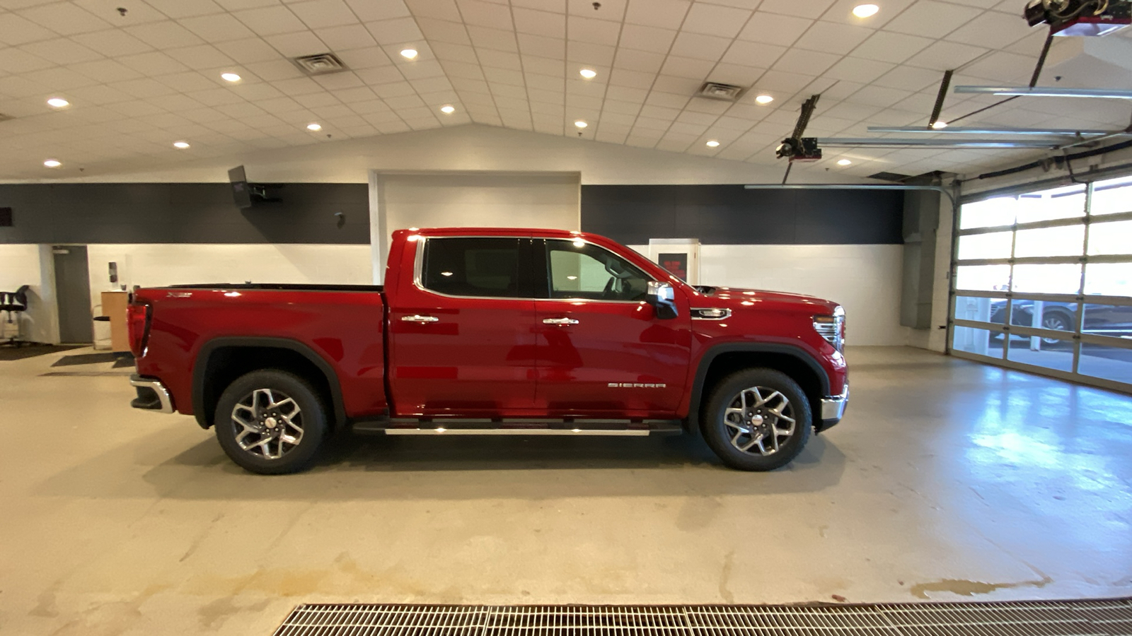 2024 GMC Sierra 1500 SLT 5