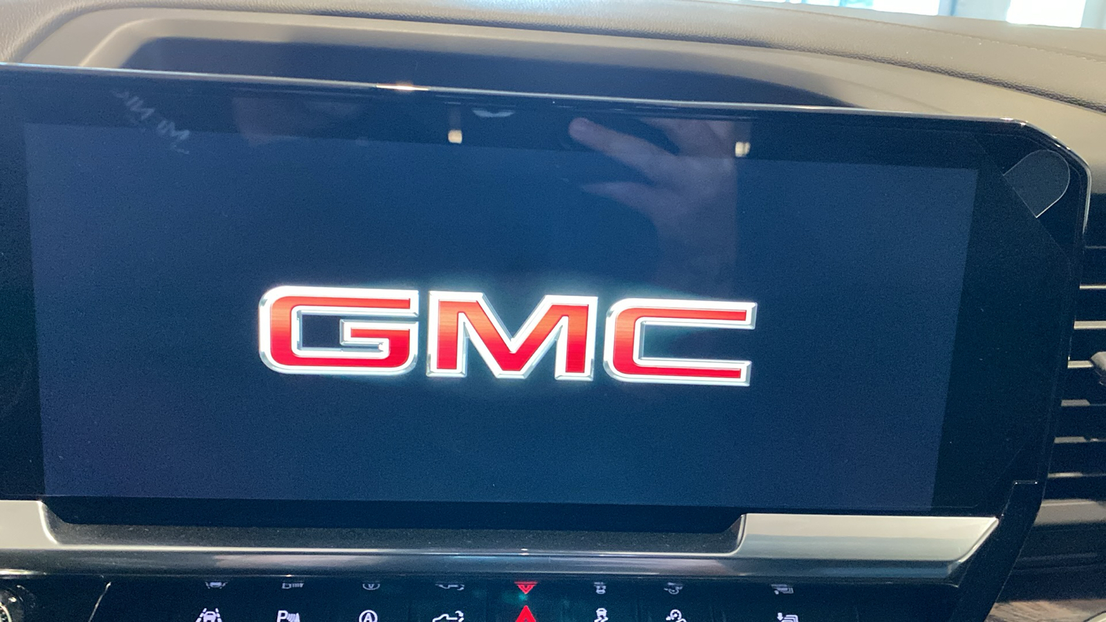 2024 GMC Sierra 1500 SLT 26