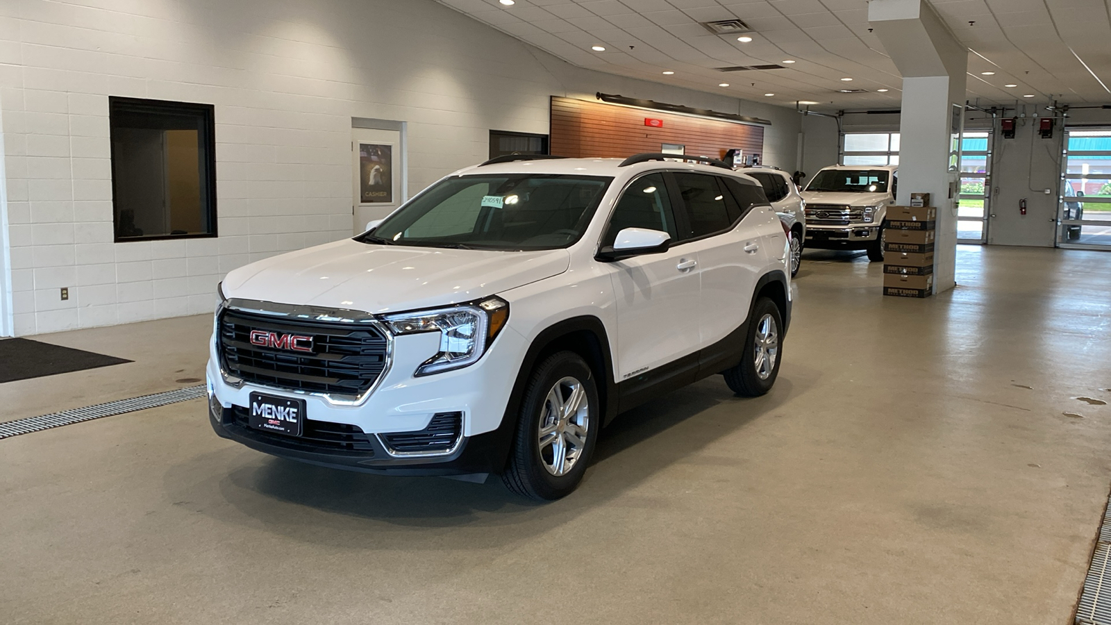 2024 GMC Terrain SLE 2