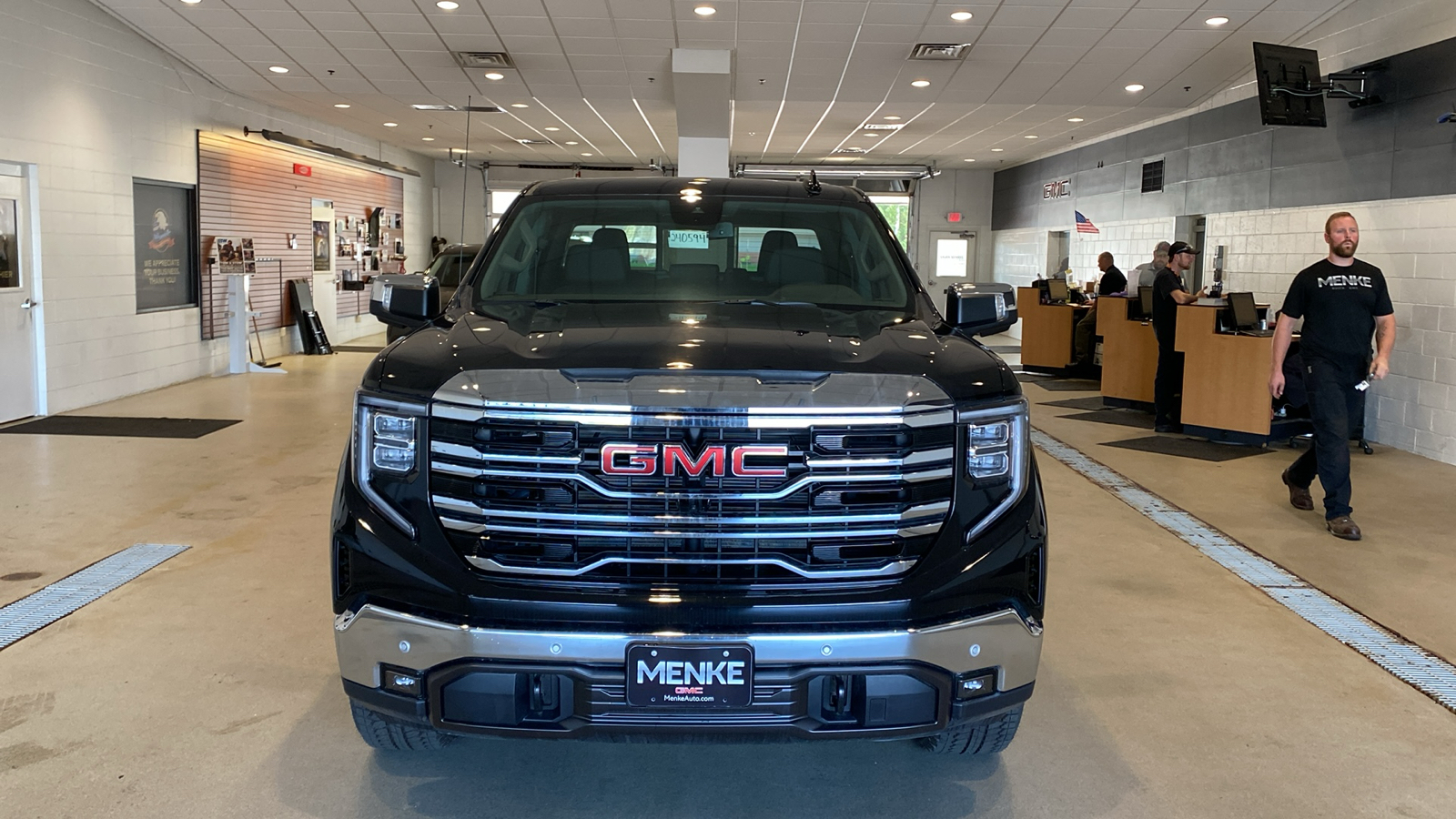 2024 GMC Sierra 1500 SLT 3