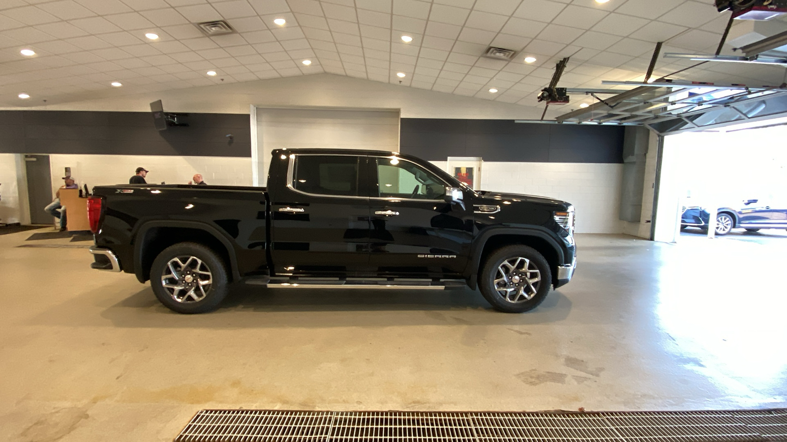 2024 GMC Sierra 1500 SLT 5