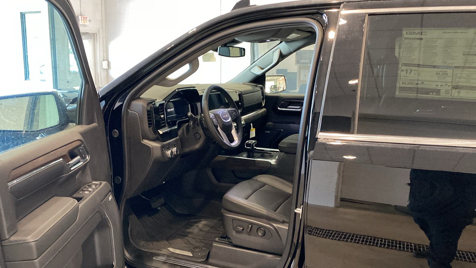 2024 GMC Sierra 1500 SLT 22