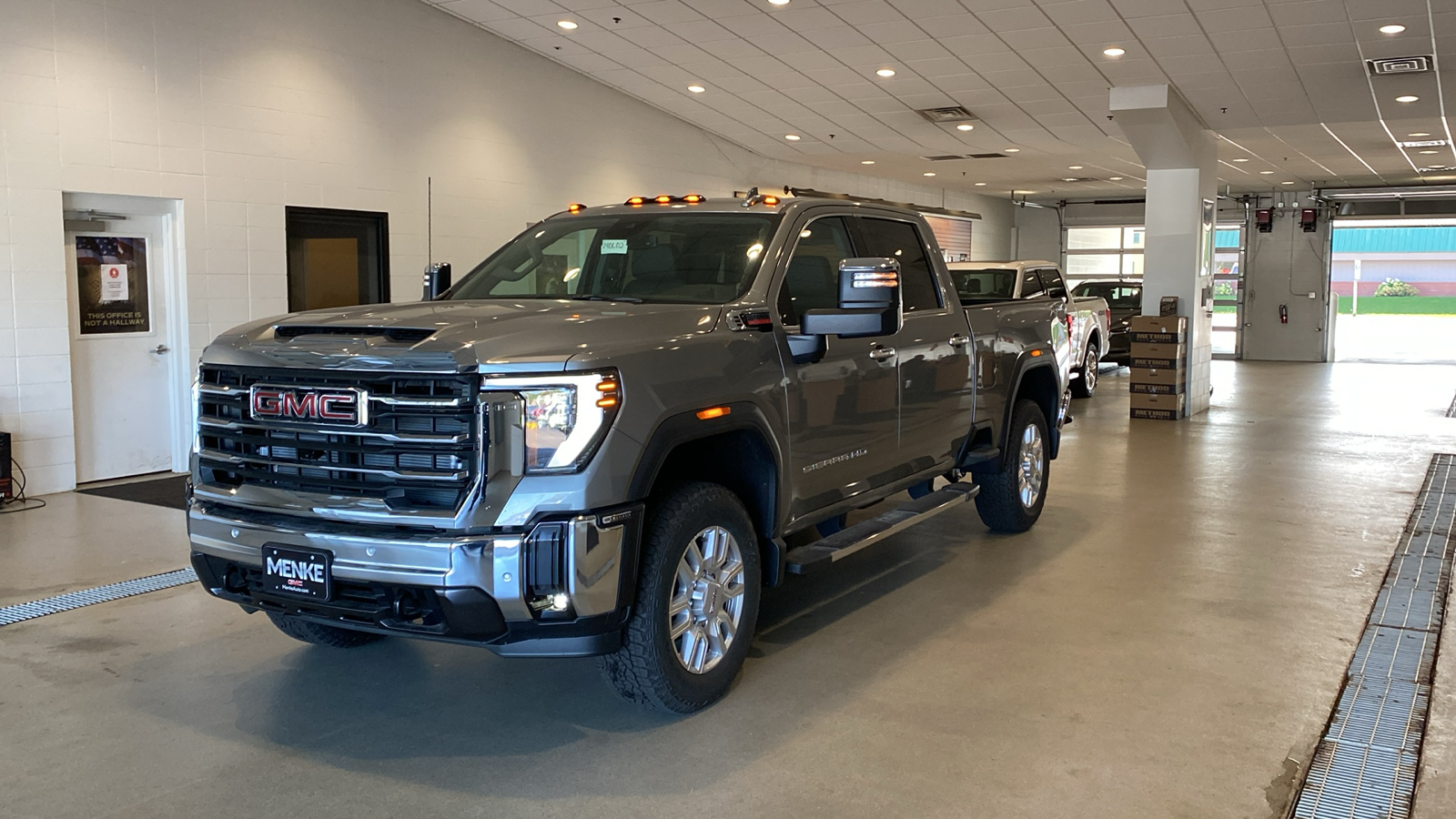 2024 GMC Sierra 2500HD SLT 2