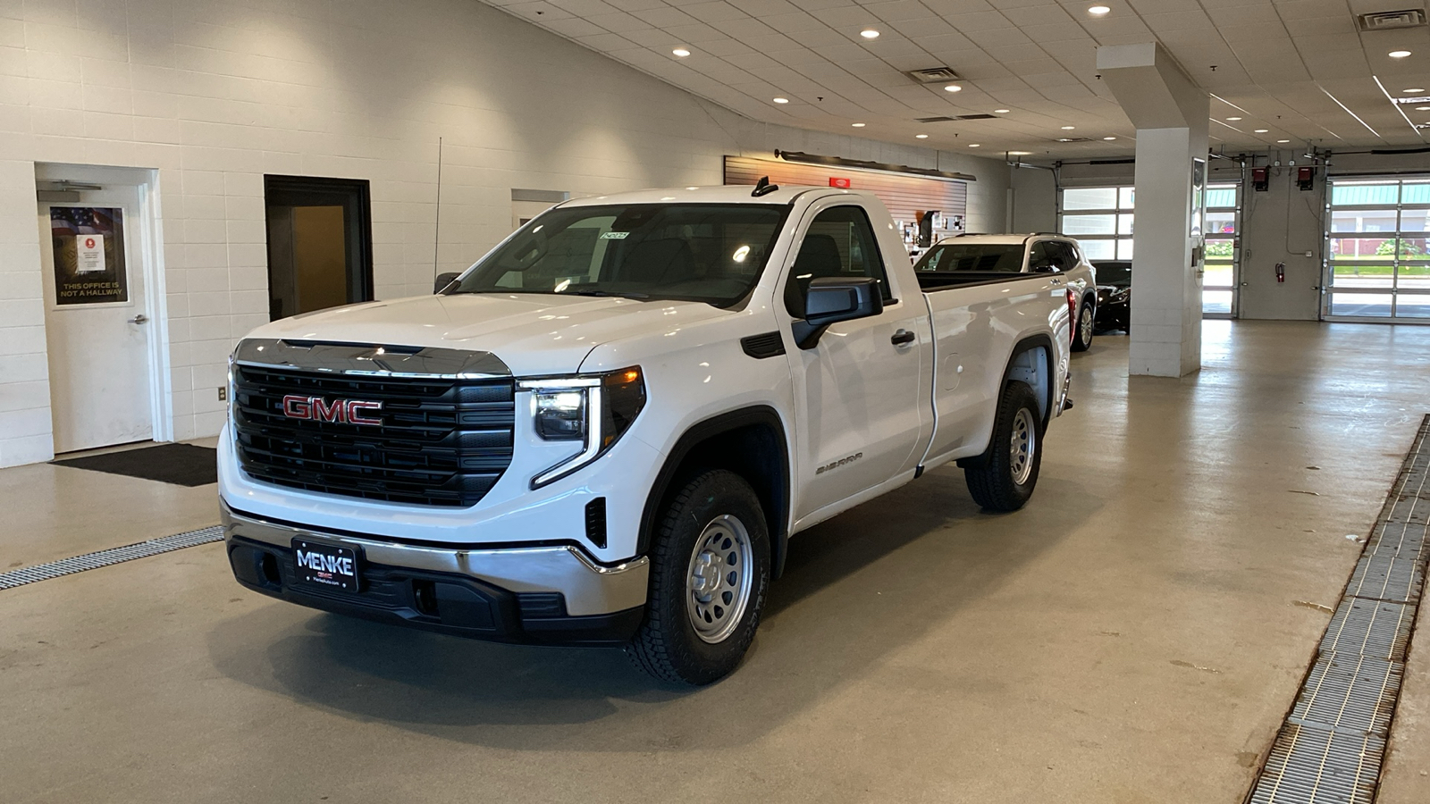 2024 GMC Sierra 1500 Pro 2