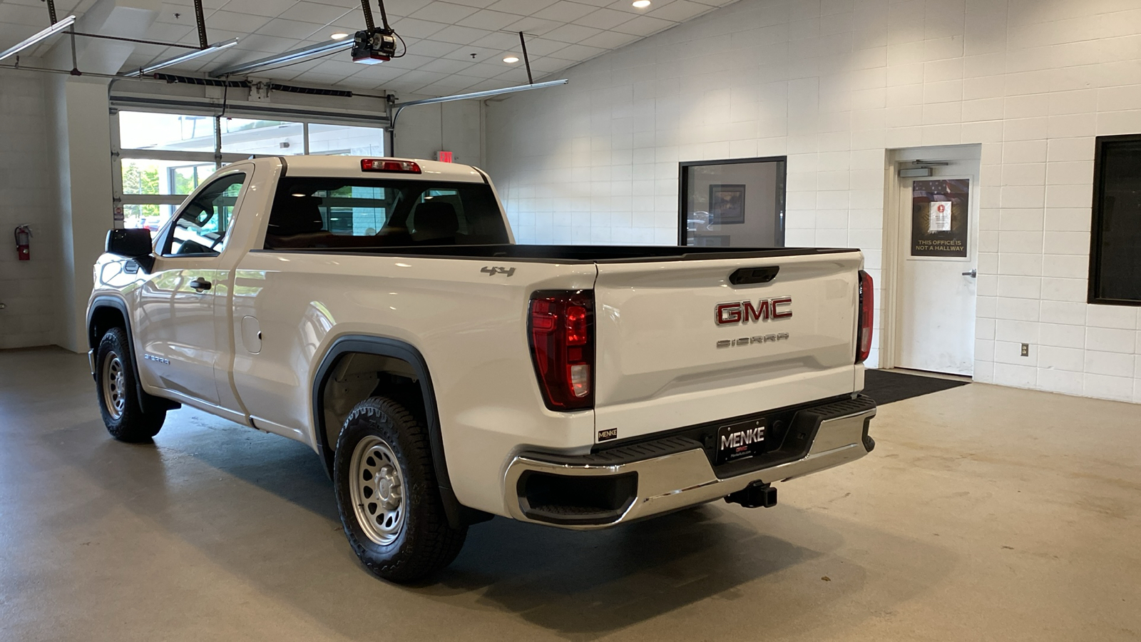 2024 GMC Sierra 1500 Pro 8