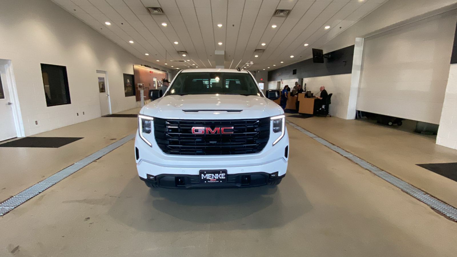 2024 GMC Sierra 1500 Elevation 3