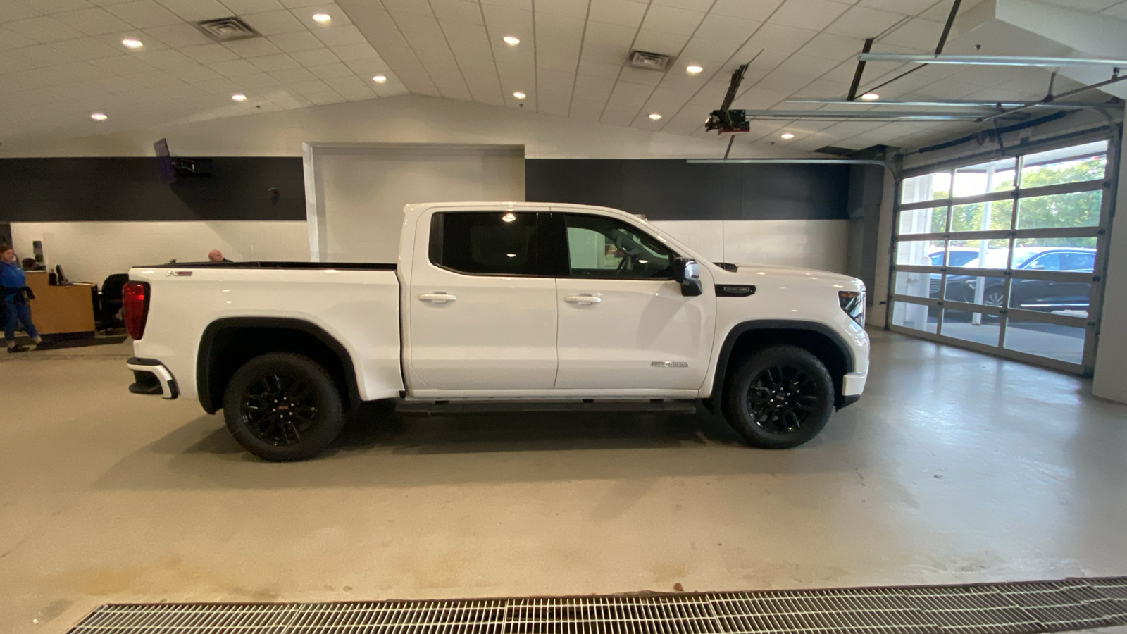 2024 GMC Sierra 1500 Elevation 5