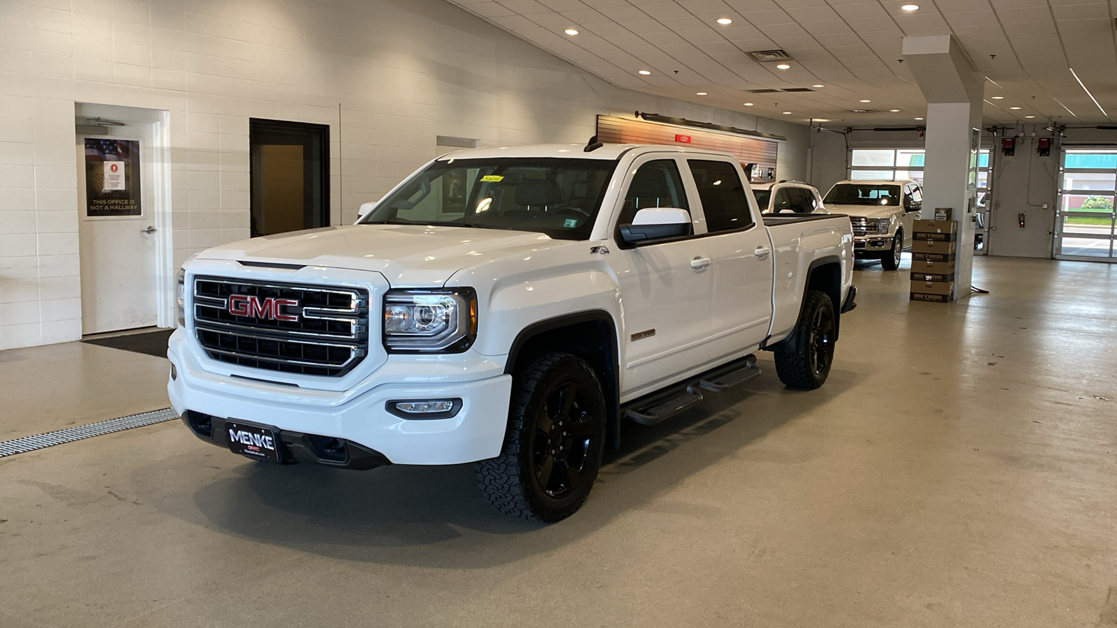 2017 GMC Sierra 1500 SLE 2