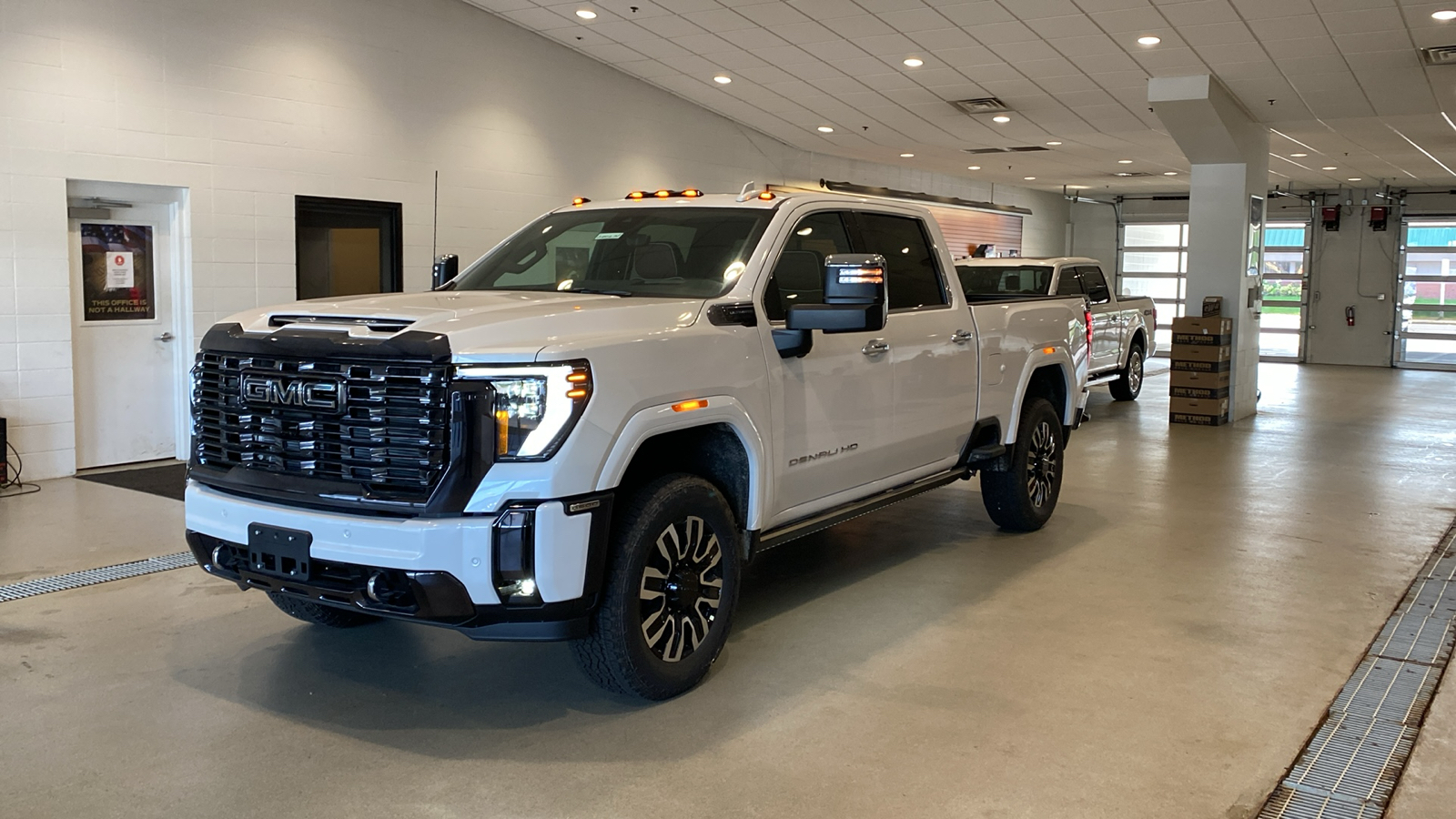 2024 GMC Sierra 3500HD Denali Ultimate 2