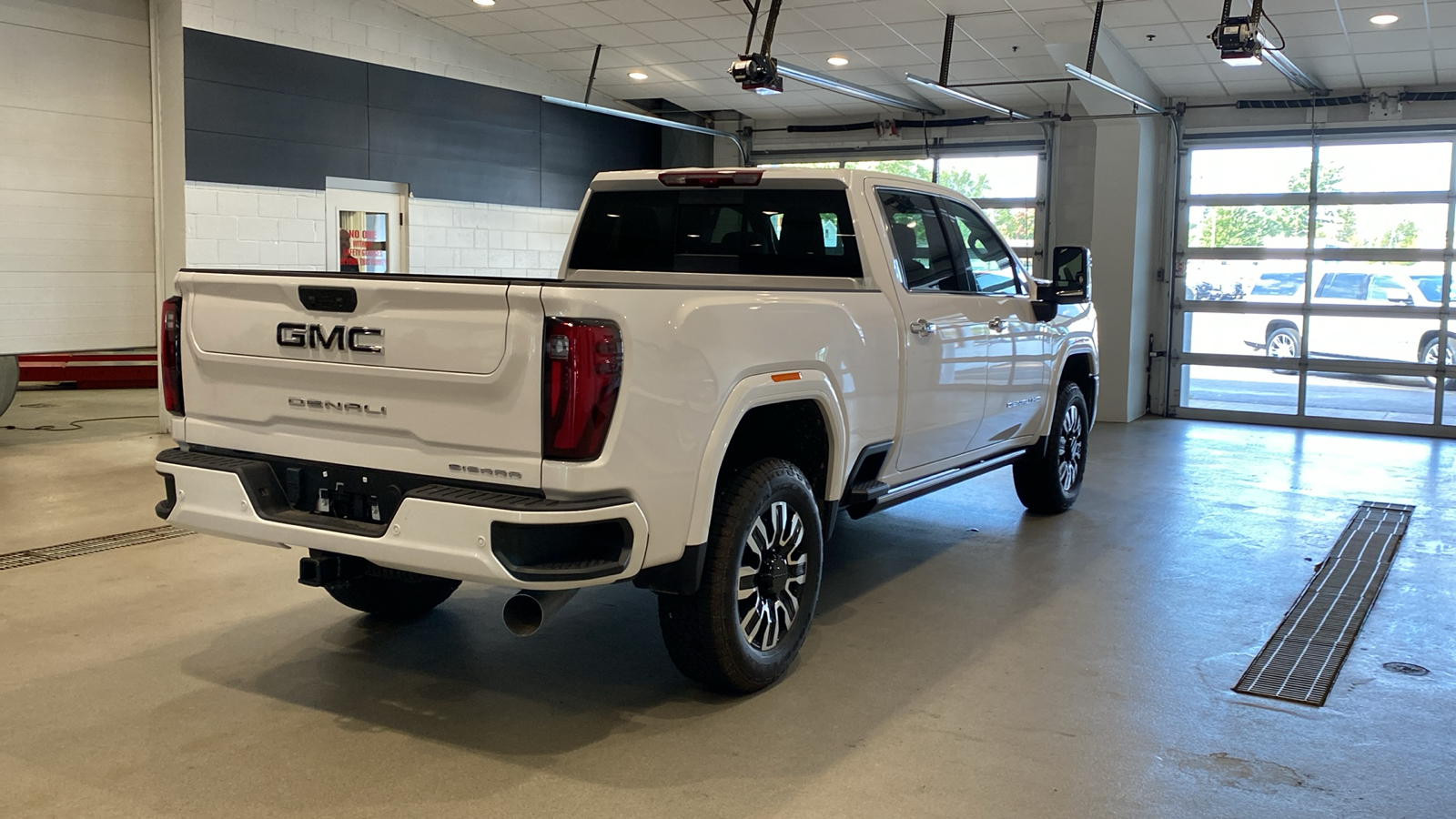 2024 GMC Sierra 3500HD Denali Ultimate 6