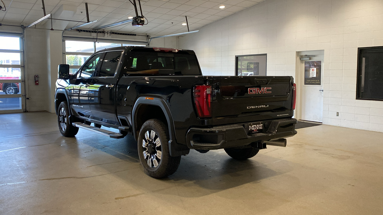 2024 GMC Sierra 2500HD Denali 8