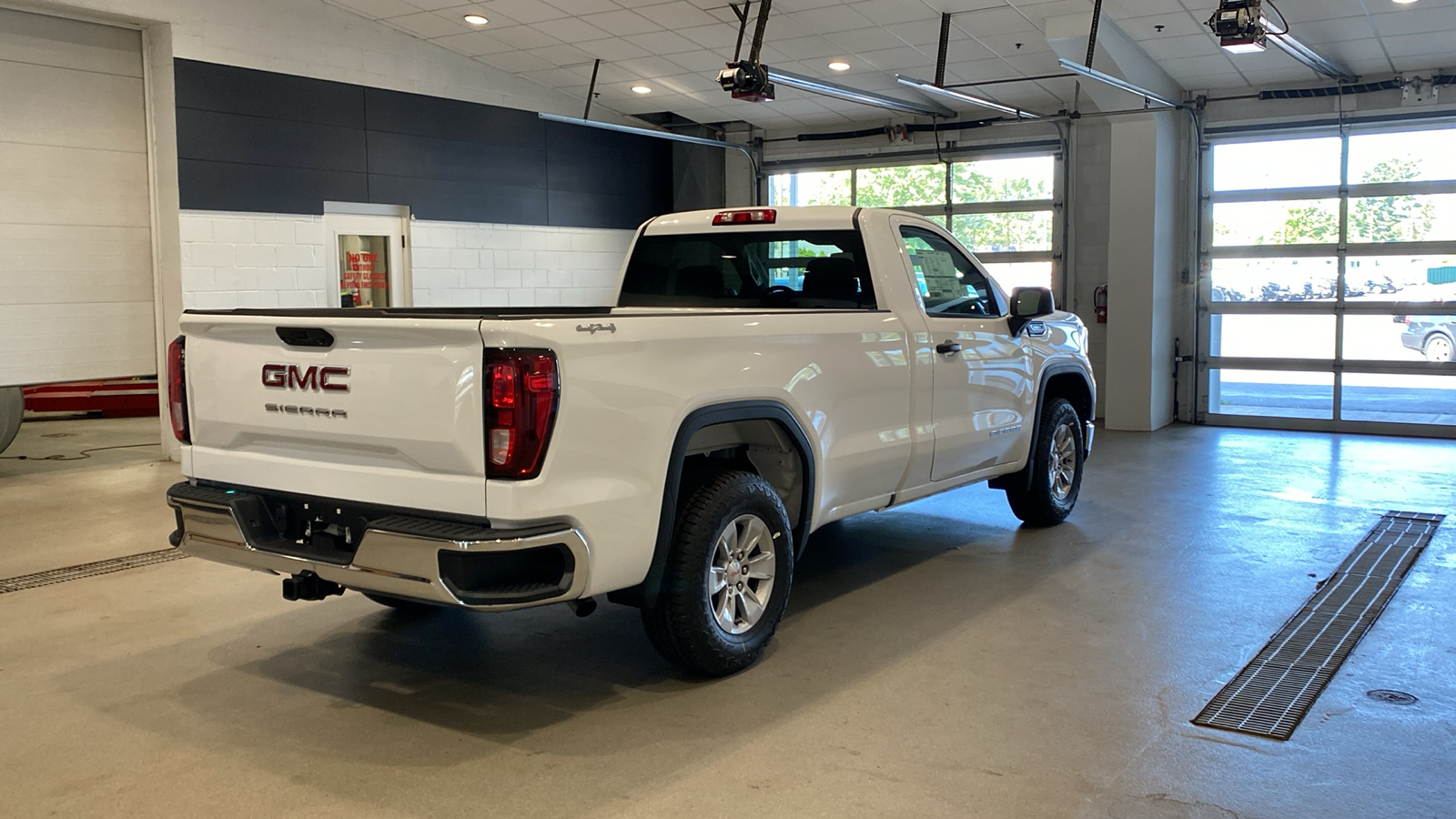 2024 GMC Sierra 1500 Pro 6