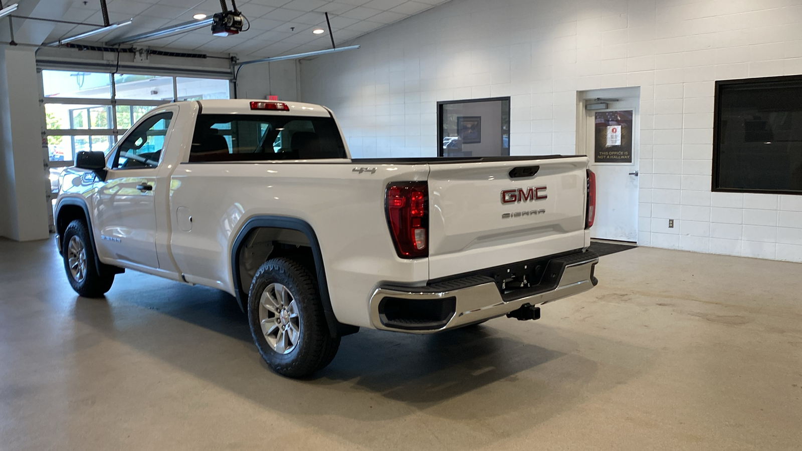 2024 GMC Sierra 1500 Pro 8