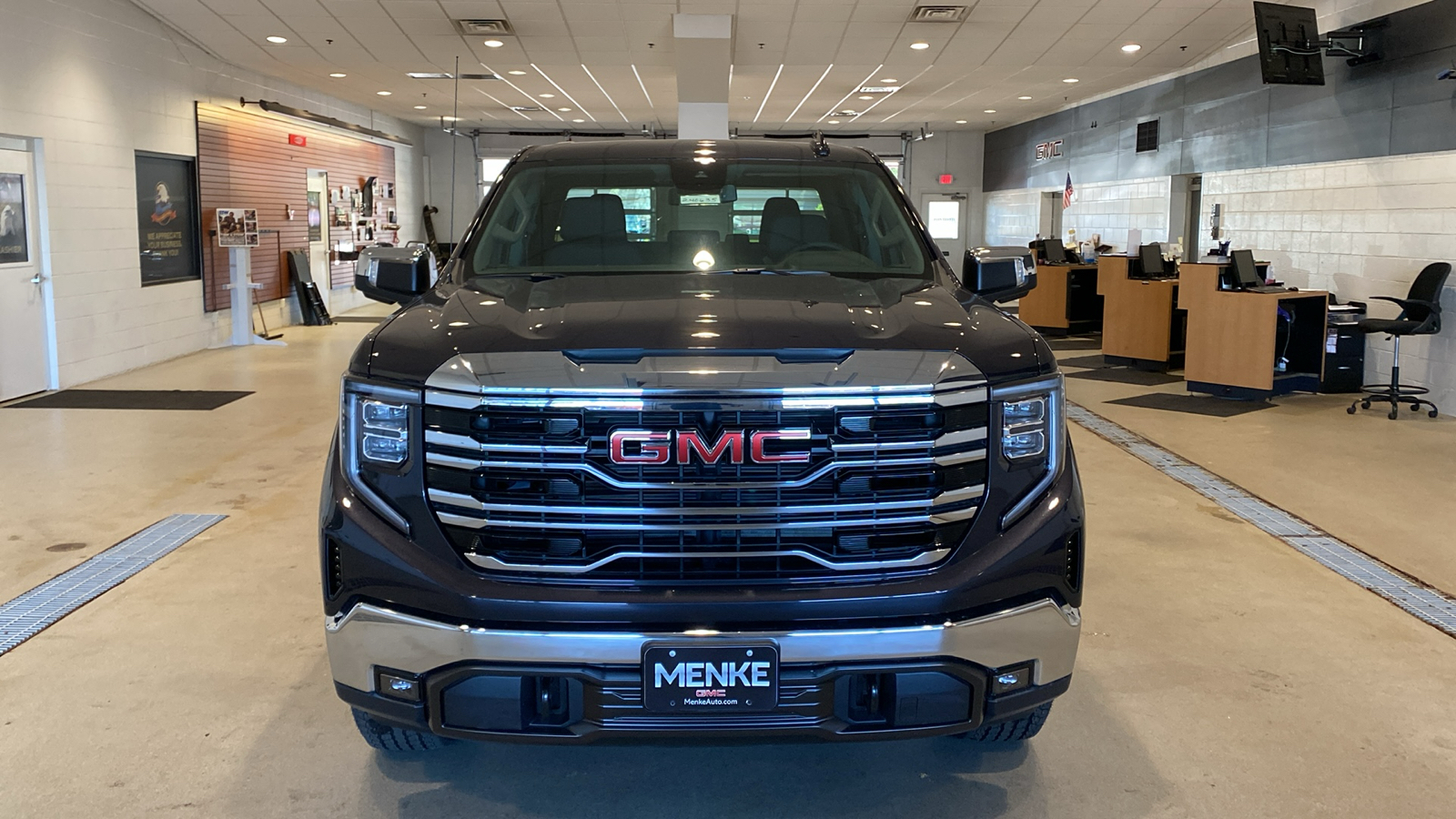 2024 GMC Sierra 1500 SLT 3