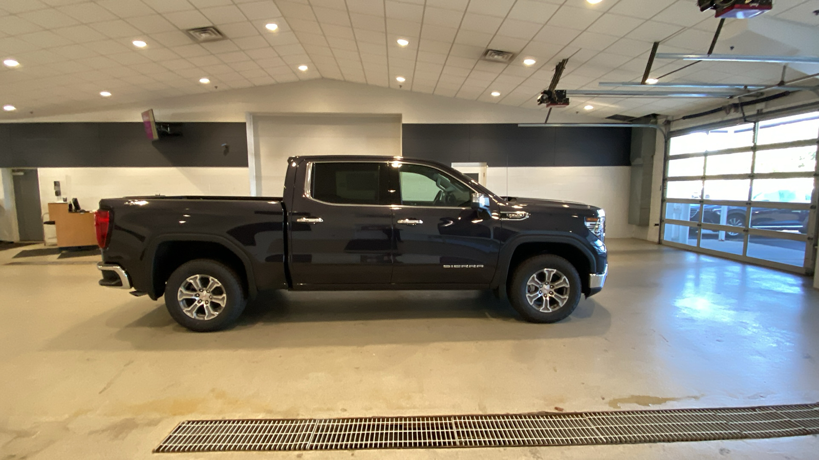 2024 GMC Sierra 1500 SLT 5