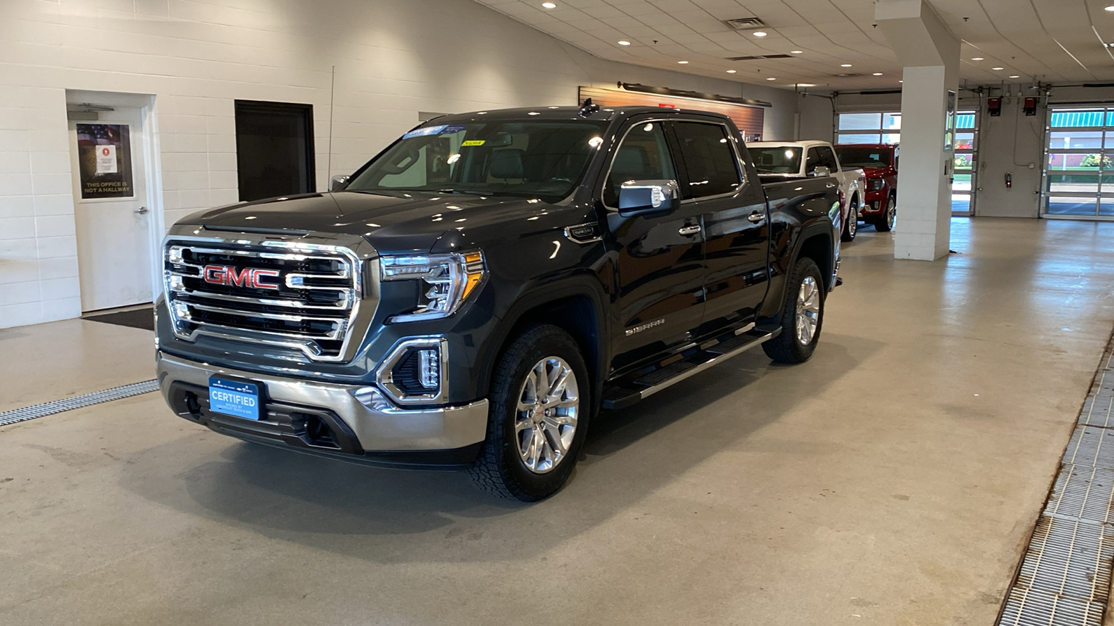 2021 GMC Sierra 1500 SLT 2