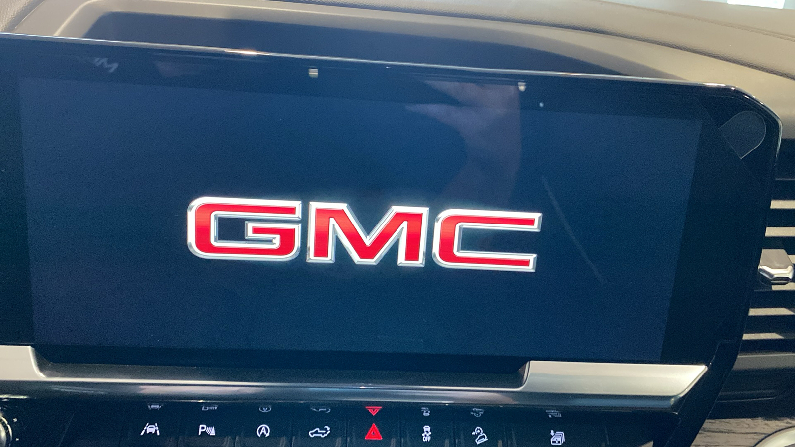 2024 GMC Sierra 1500 SLT 26