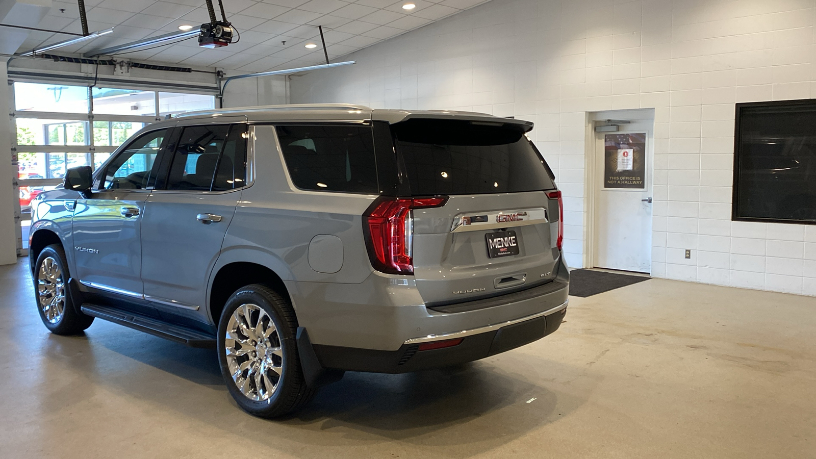 2024 GMC Yukon SLT 8