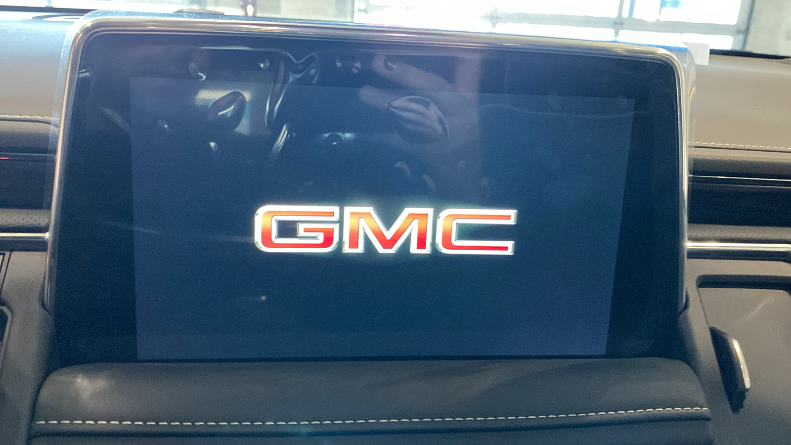 2024 GMC Yukon SLT 27