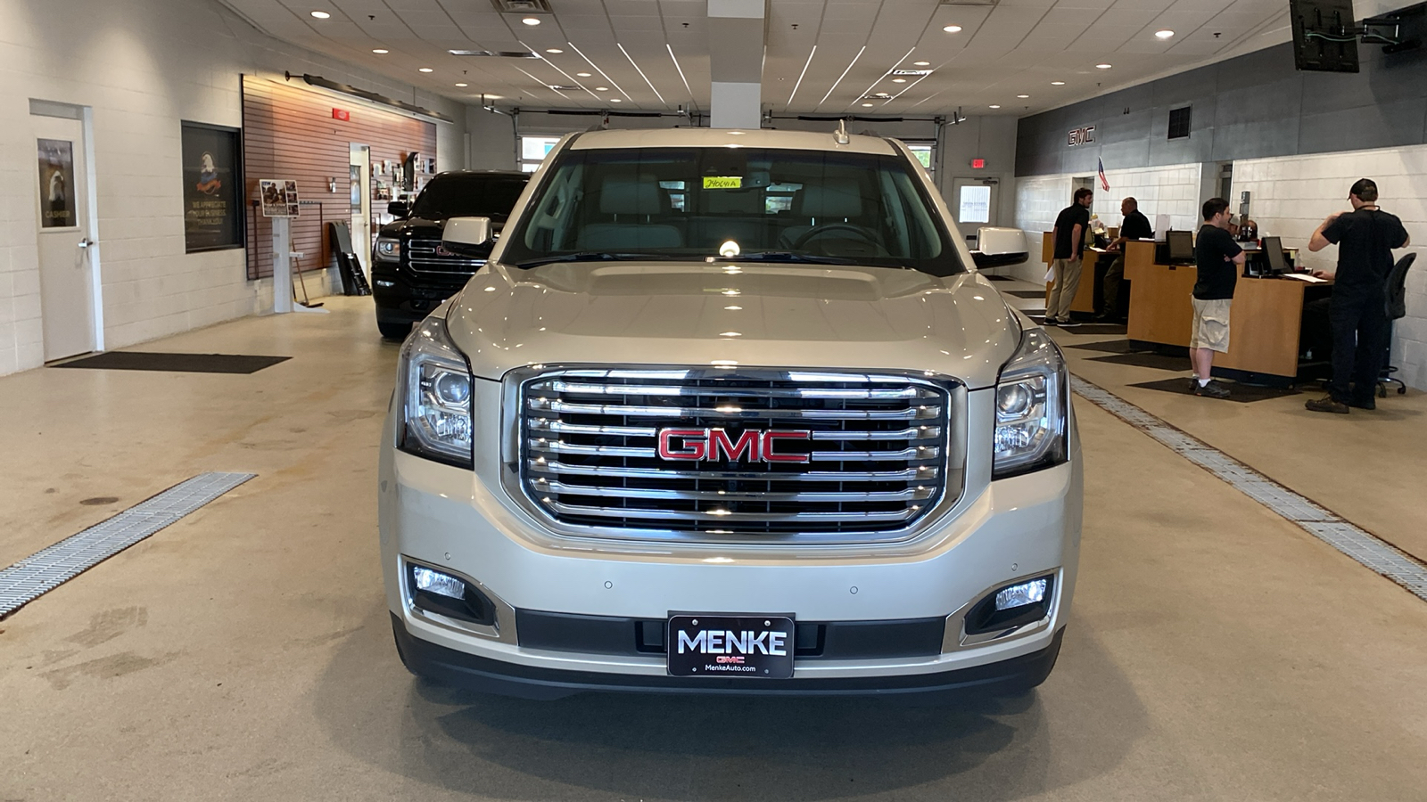 2017 GMC Yukon SLT 3