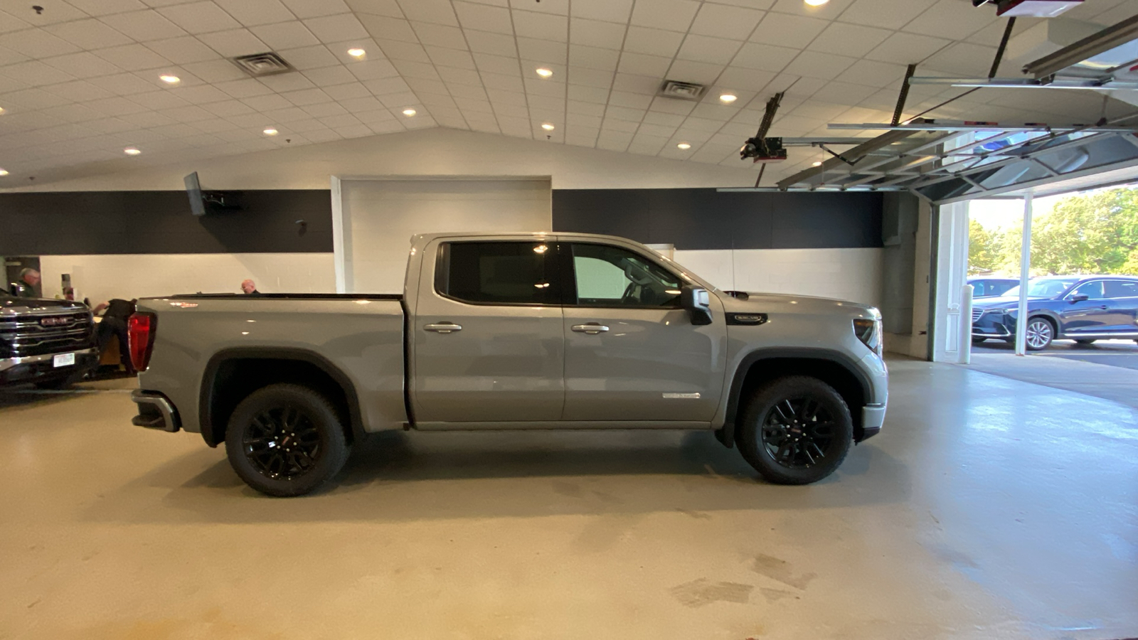 2024 GMC Sierra 1500 Elevation 5