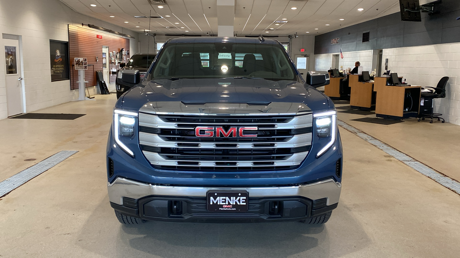 2024 GMC Sierra 1500 SLE 3