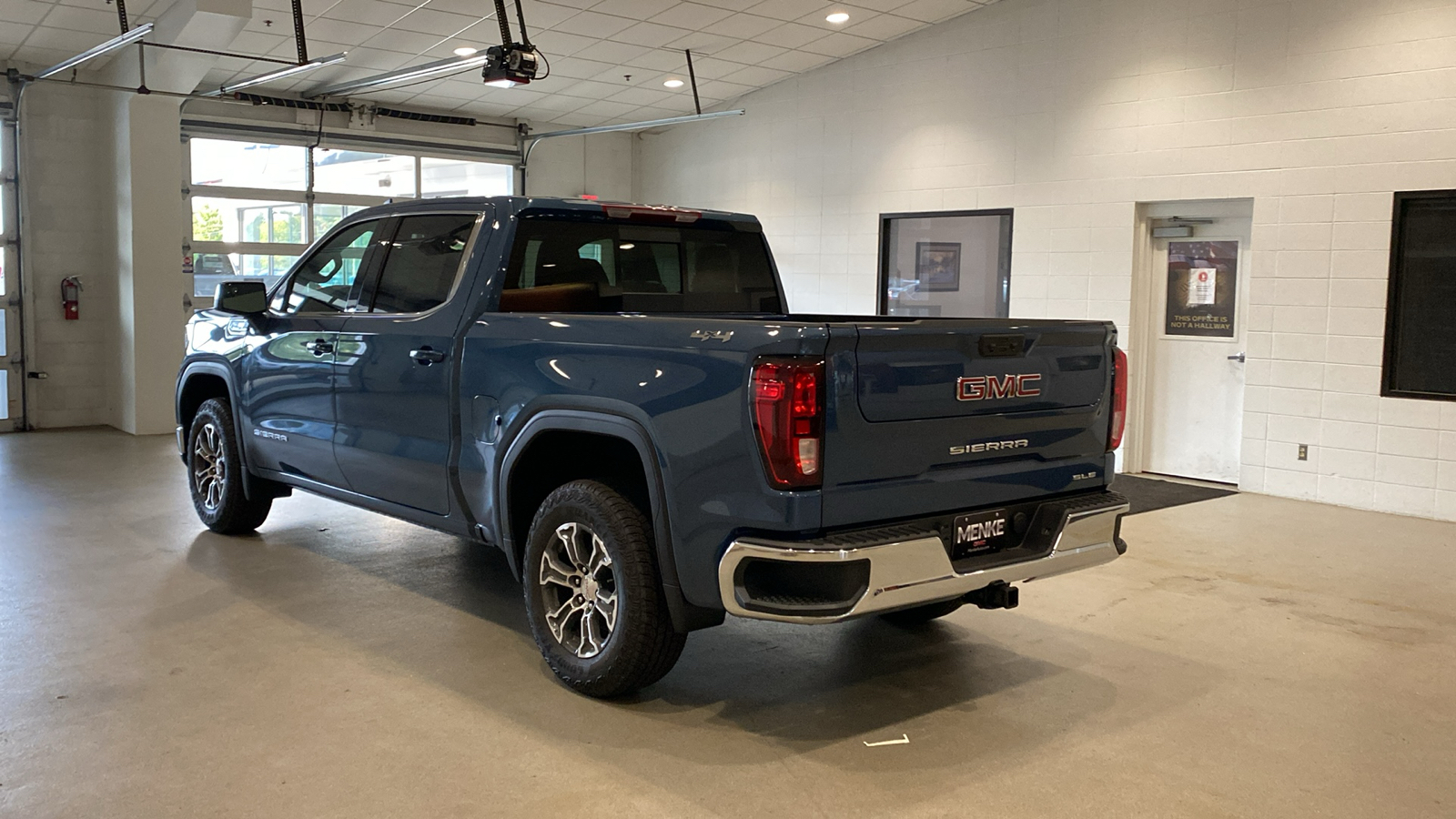 2024 GMC Sierra 1500 SLE 8