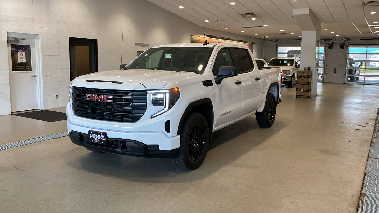 2024 GMC Sierra 1500 Pro 2