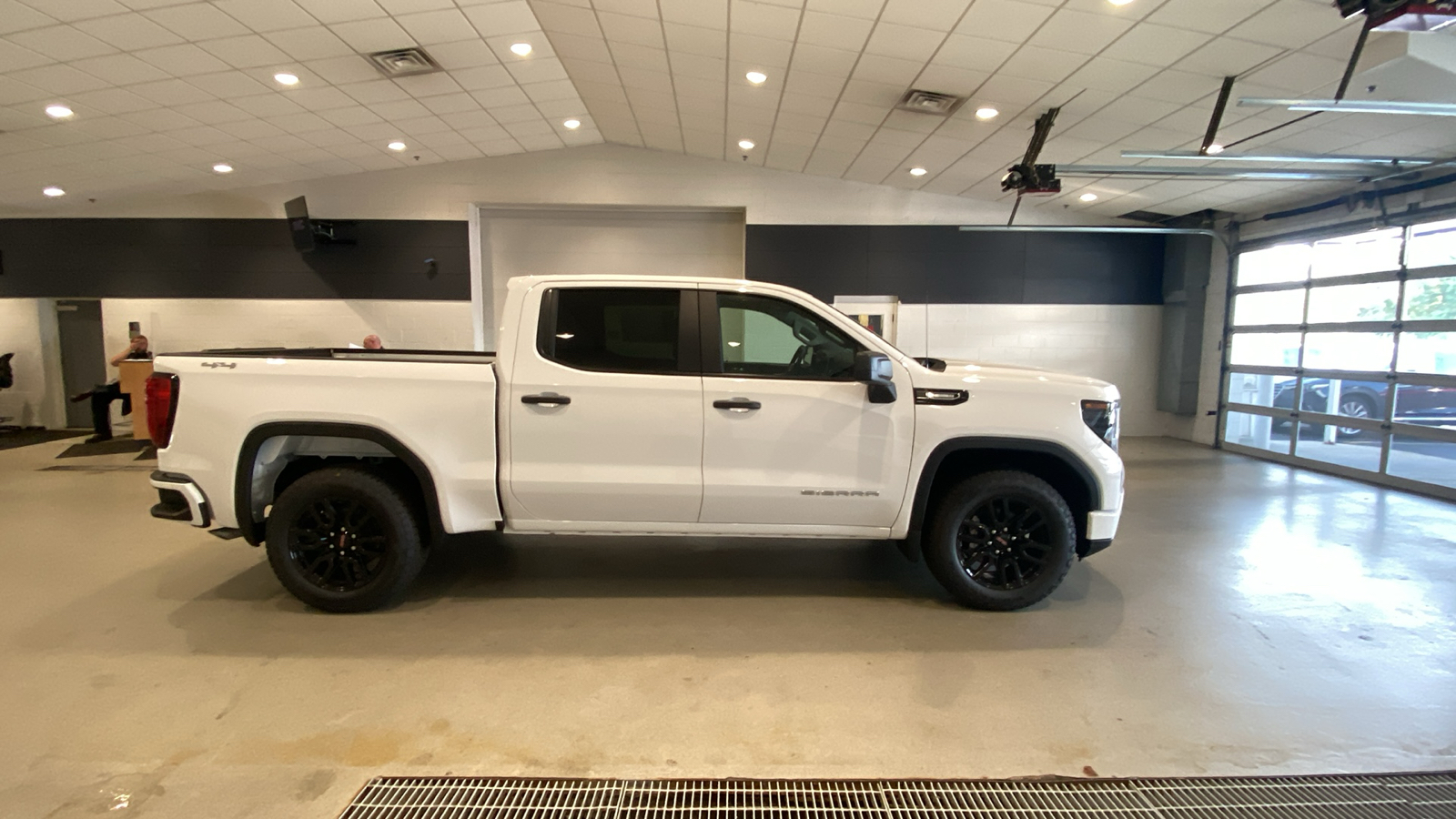 2024 GMC Sierra 1500 Pro 5