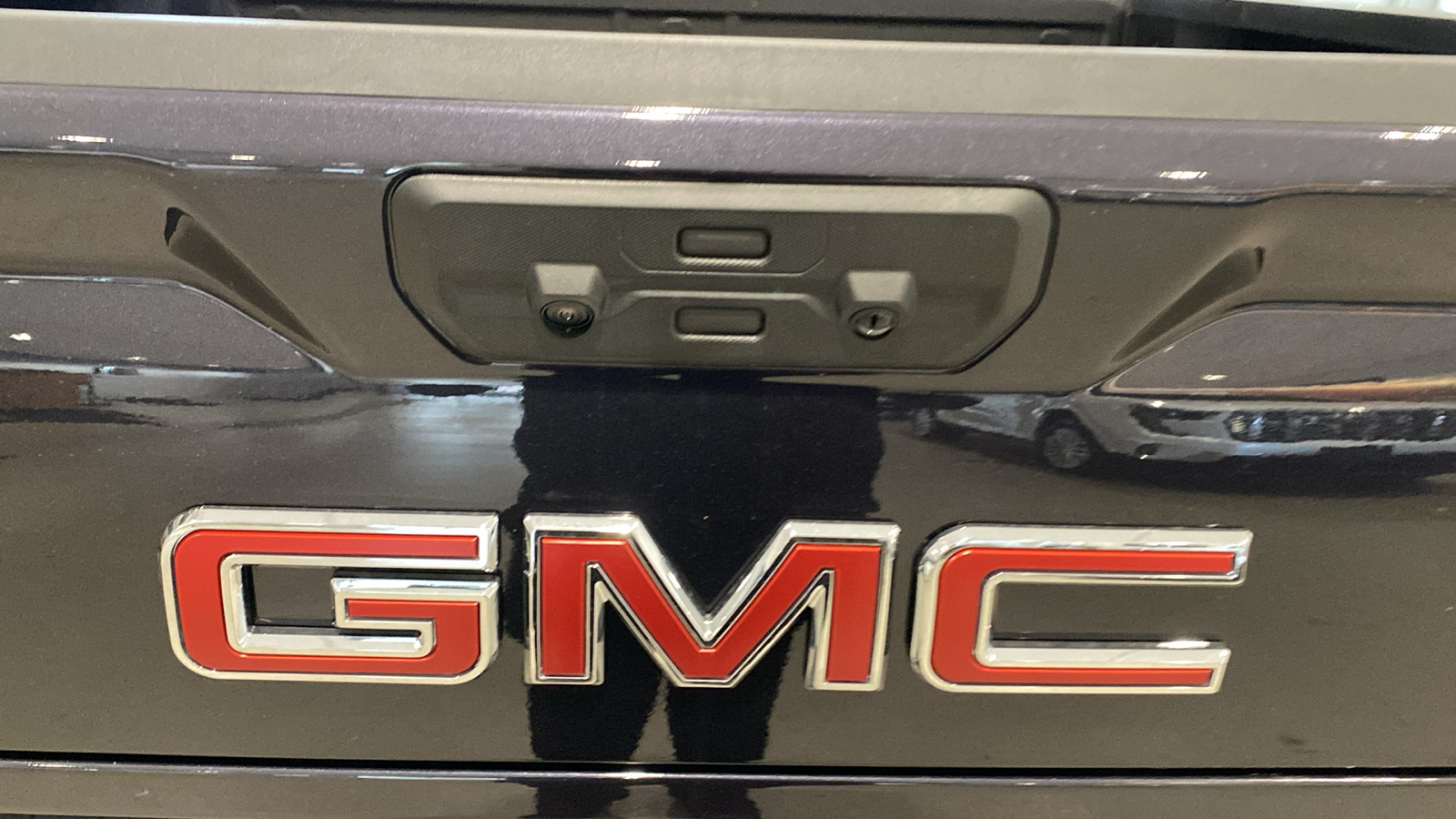 2024 GMC Sierra 1500 SLT 9