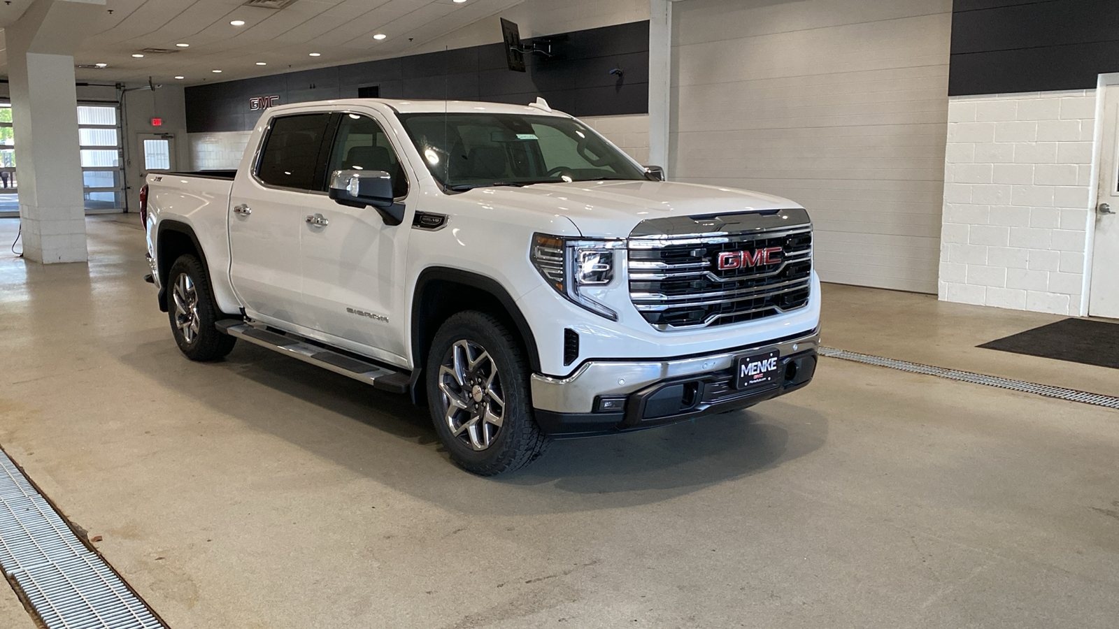 2024 GMC Sierra 1500 SLT 4