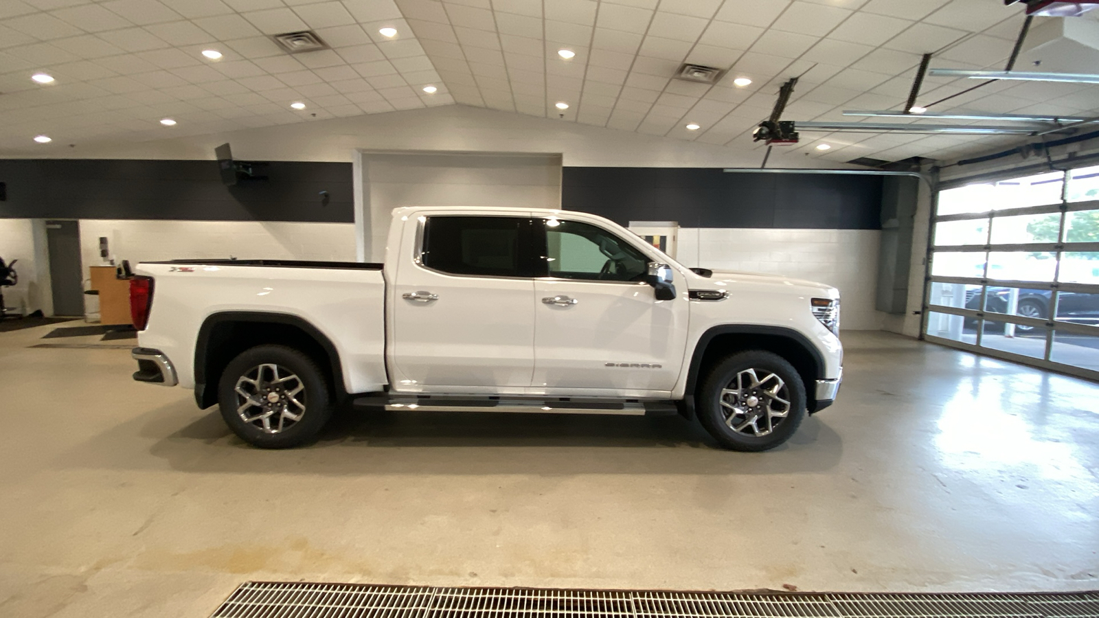 2024 GMC Sierra 1500 SLT 5