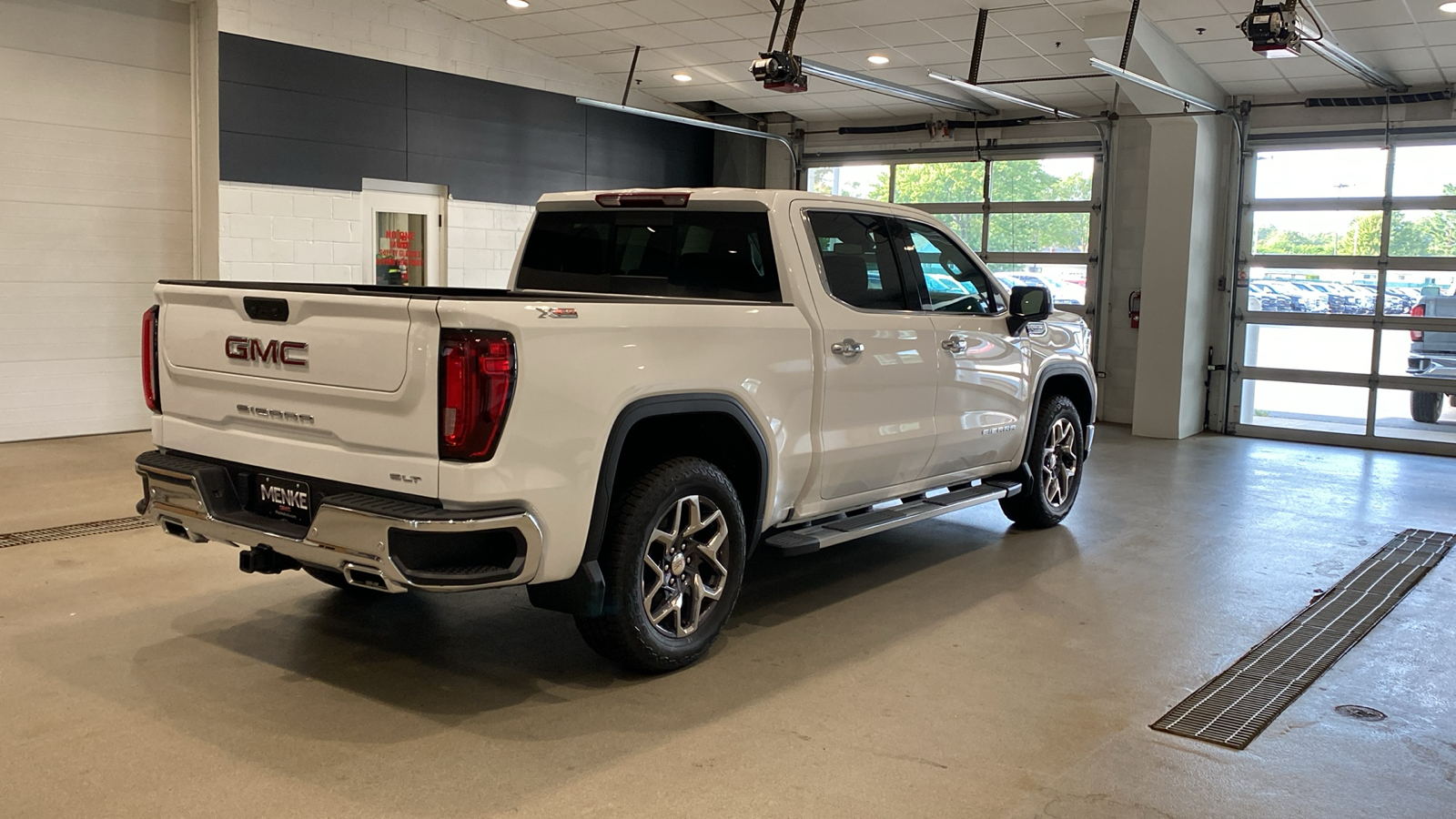 2024 GMC Sierra 1500 SLT 6