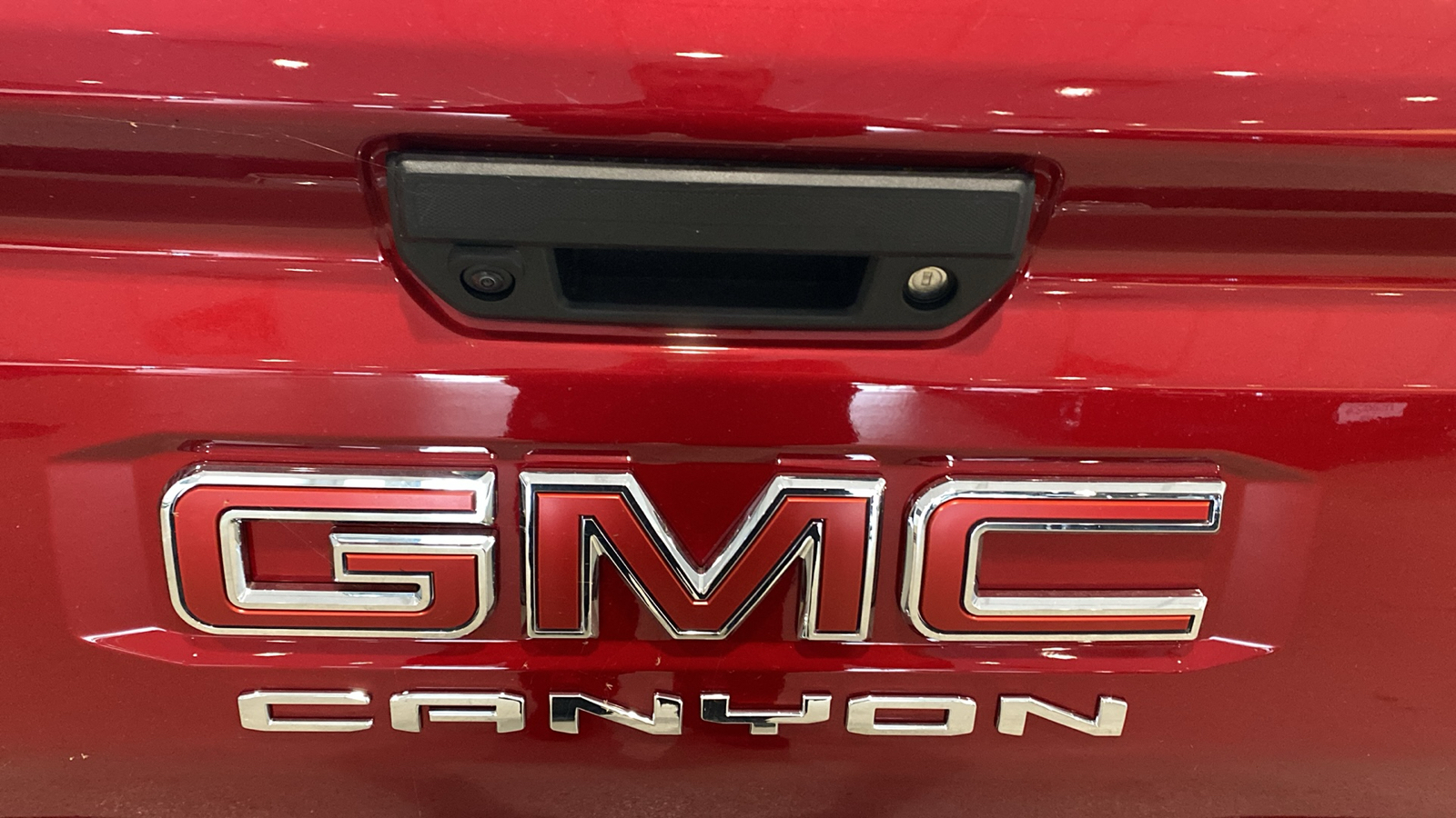 2024 GMC Canyon Elevation 9