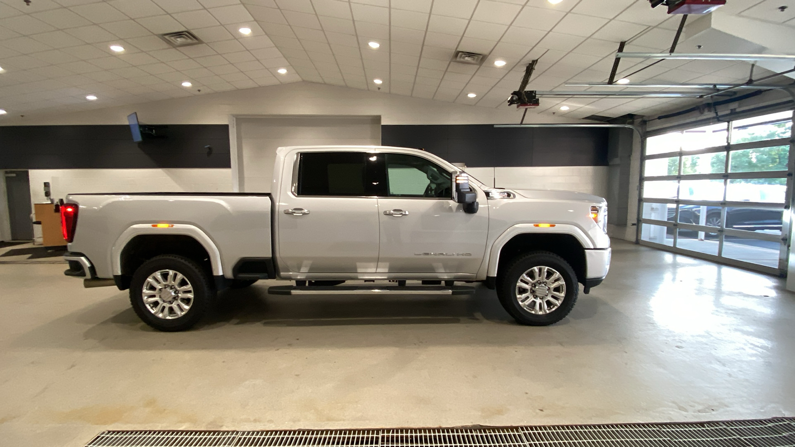 2020 GMC Sierra 3500HD Denali 5