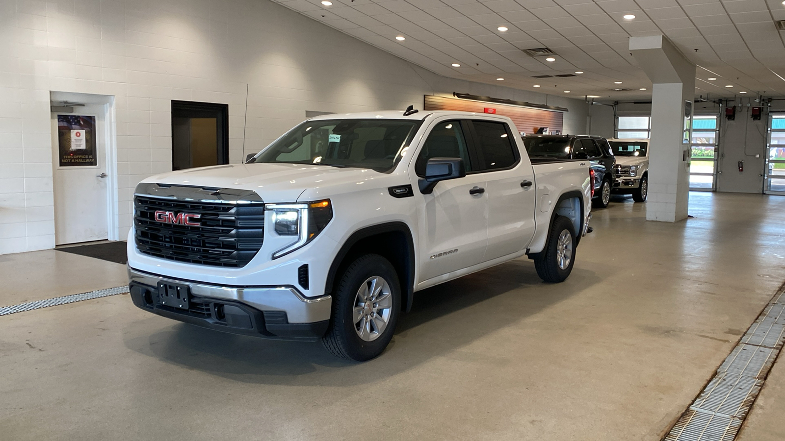 2024 GMC Sierra 1500 Pro 2