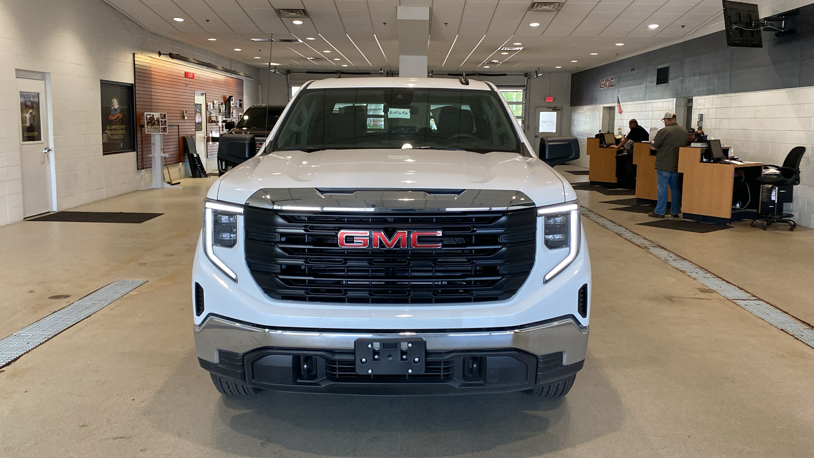 2024 GMC Sierra 1500 Pro 3