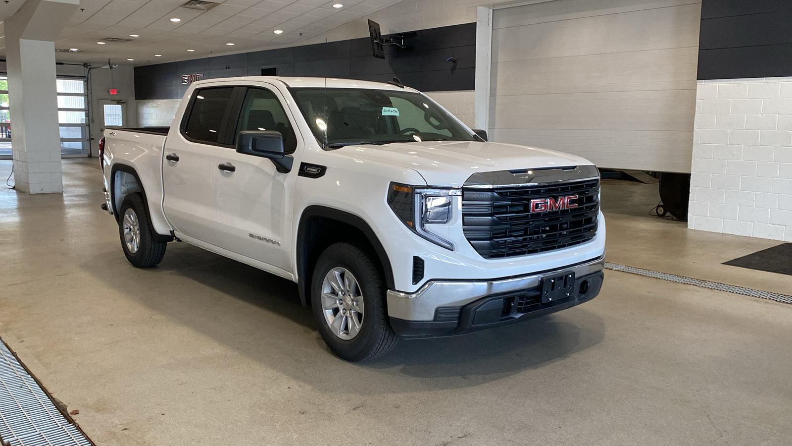 2024 GMC Sierra 1500 Pro 4