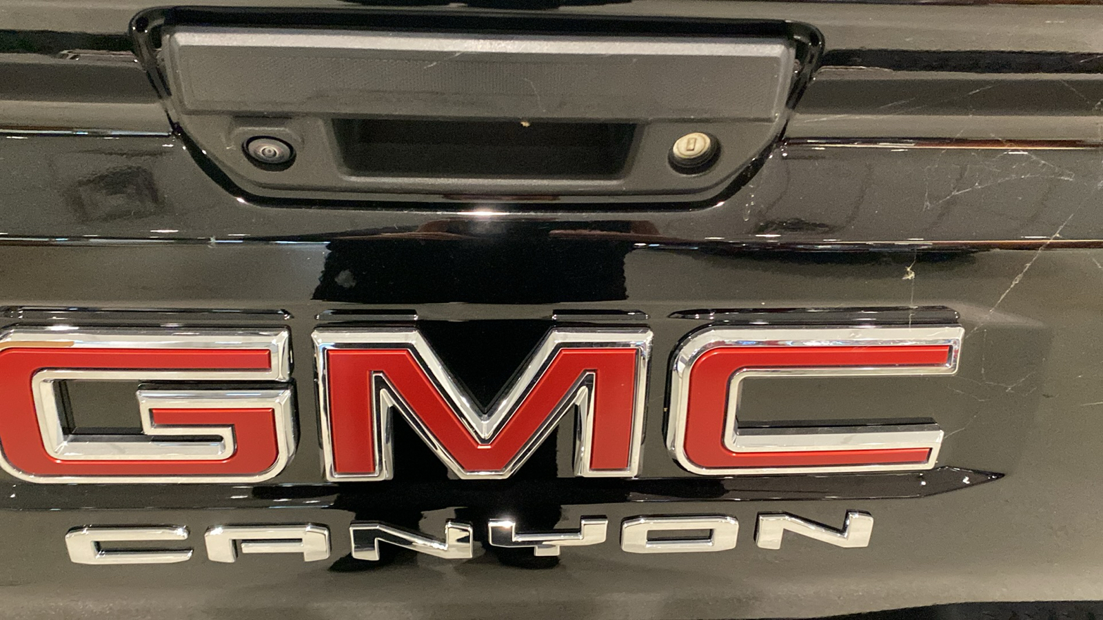 2024 GMC Canyon Elevation 9