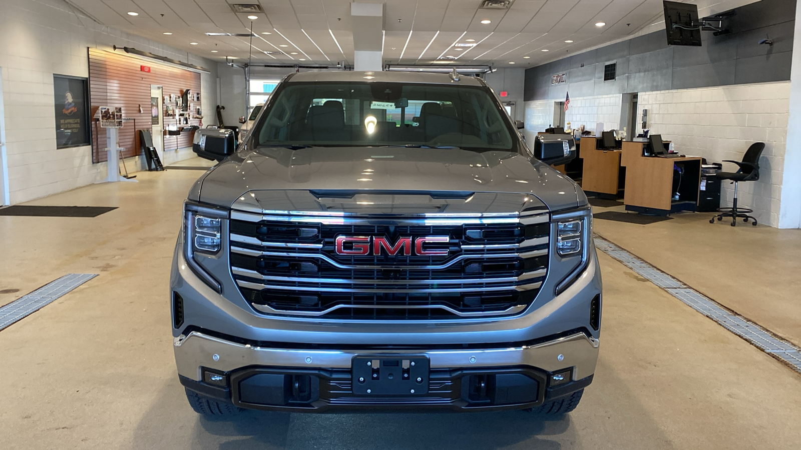 2024 GMC Sierra 1500 SLT 3