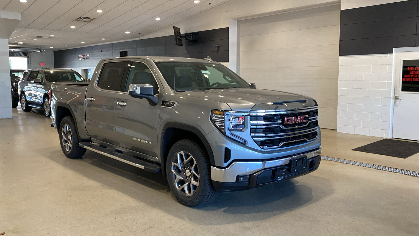 2024 GMC Sierra 1500 SLT 4