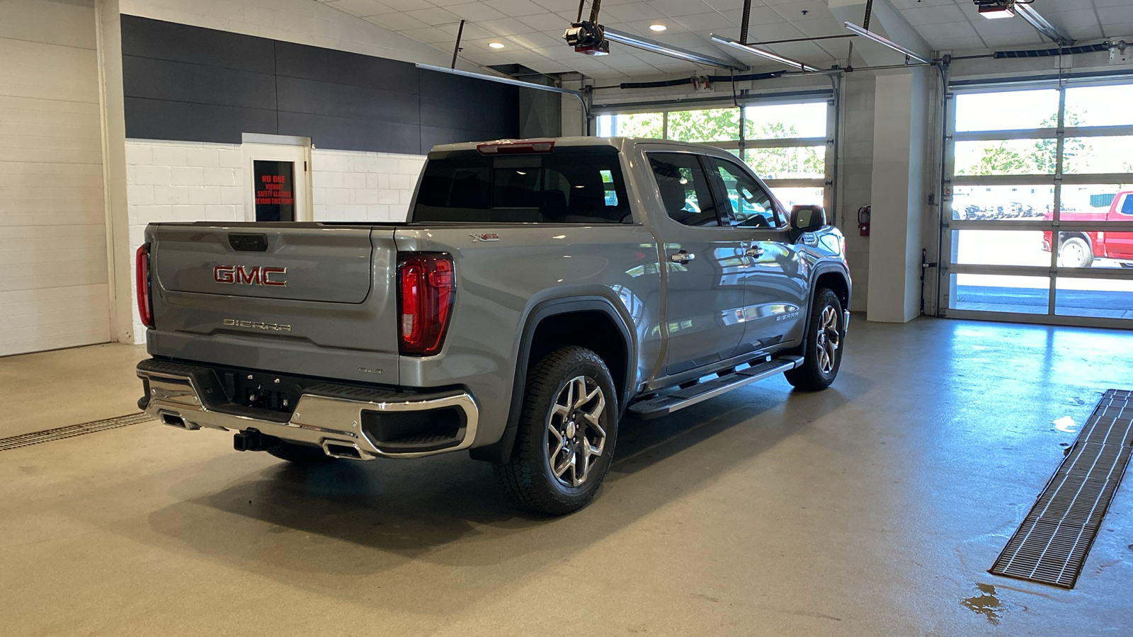 2024 GMC Sierra 1500 SLT 6