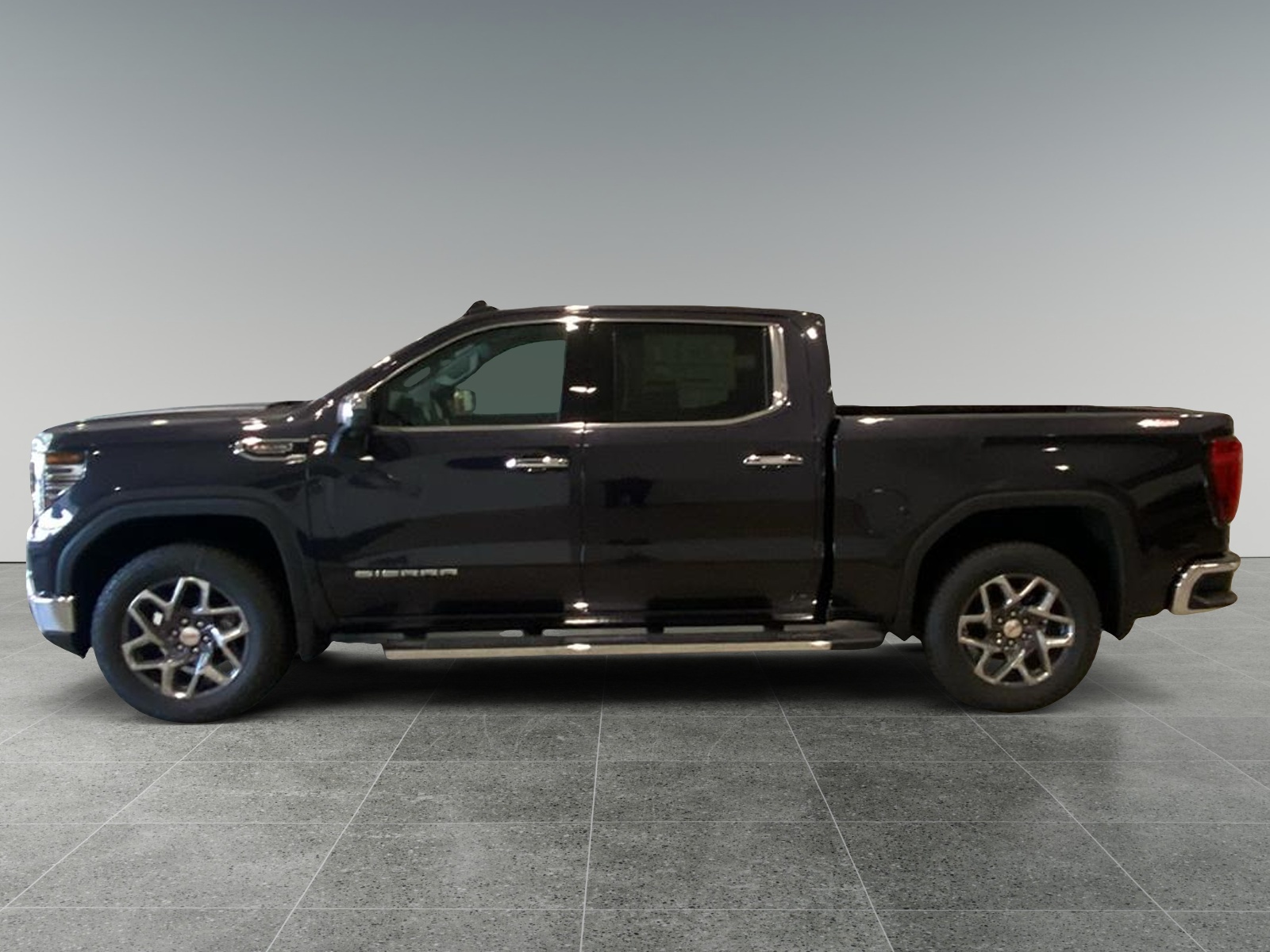 2024 GMC Sierra 1500 SLT 1