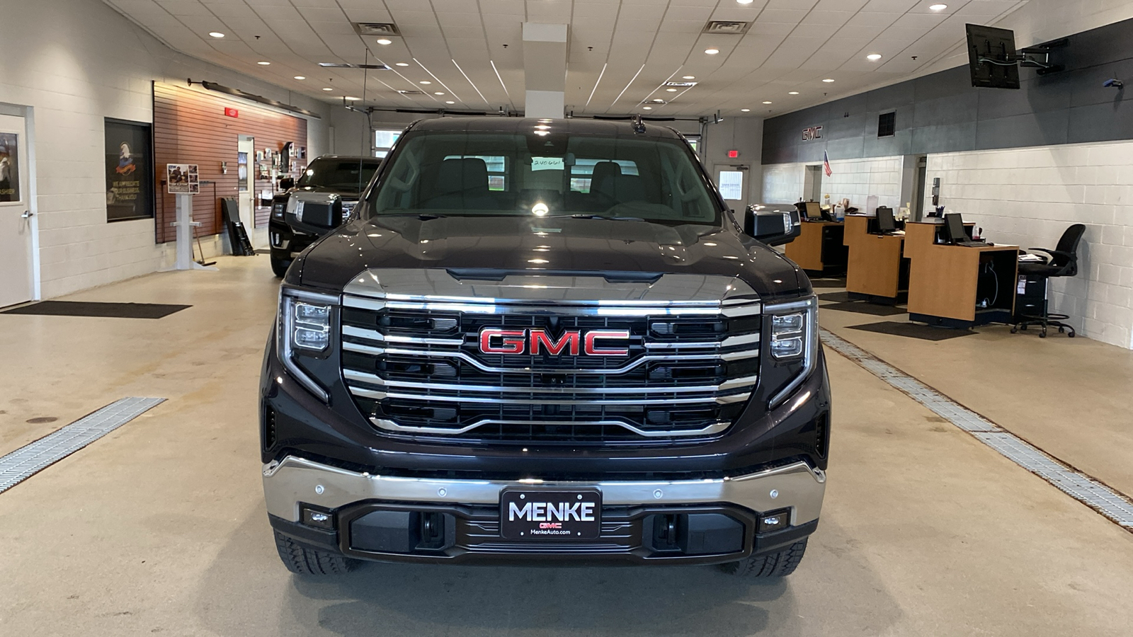 2024 GMC Sierra 1500 SLT 3