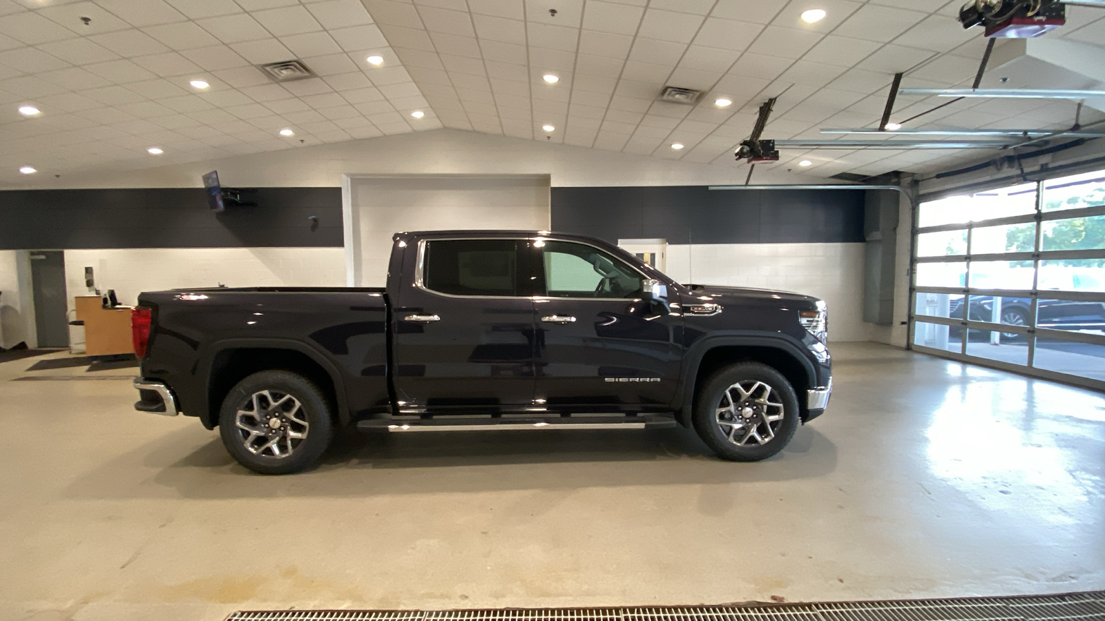 2024 GMC Sierra 1500 SLT 5