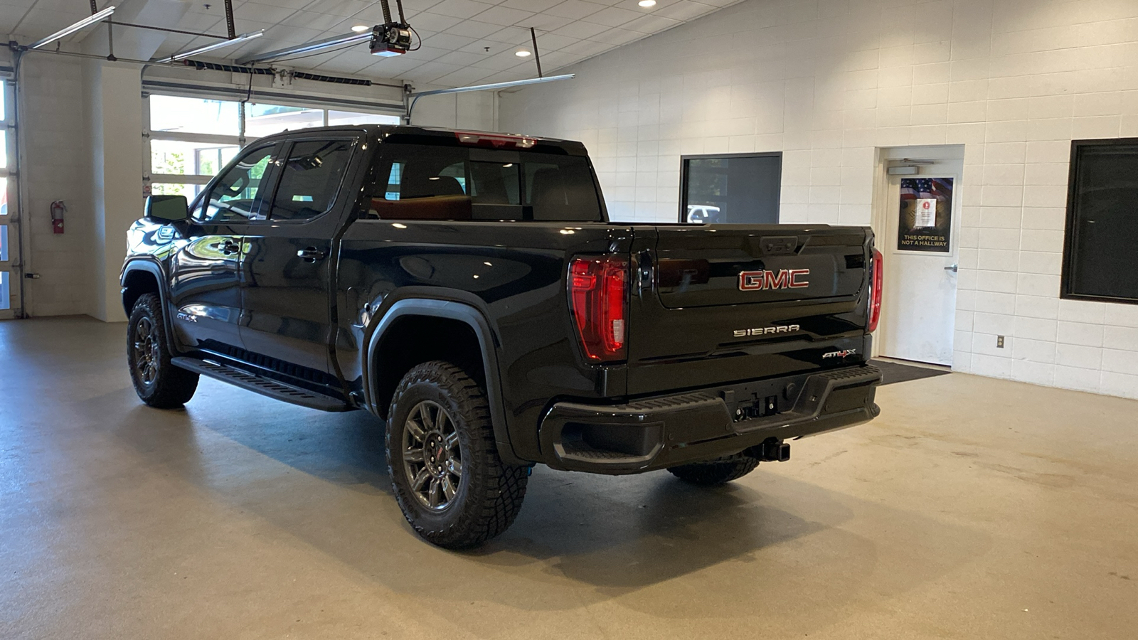 2024 GMC Sierra 1500 AT4X 8