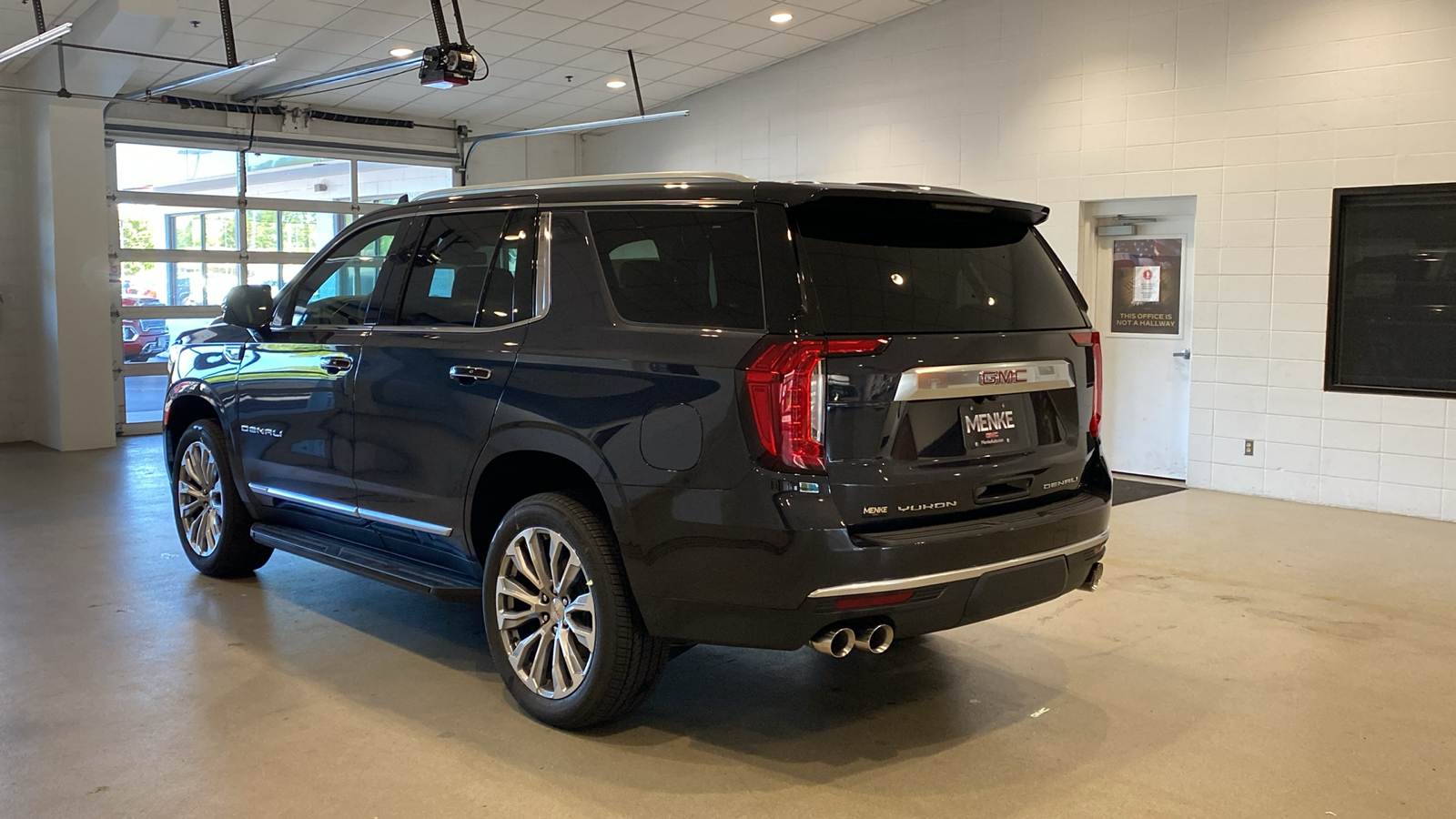 2024 GMC Yukon Denali 8