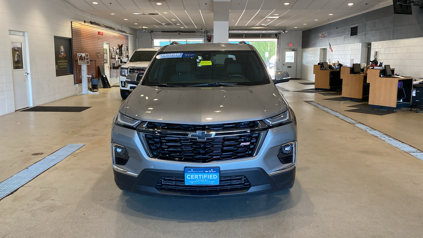 2023 Chevrolet Traverse RS 3